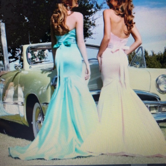 Sherri Hill Gown Brand new with tags - Picture 3 of 6